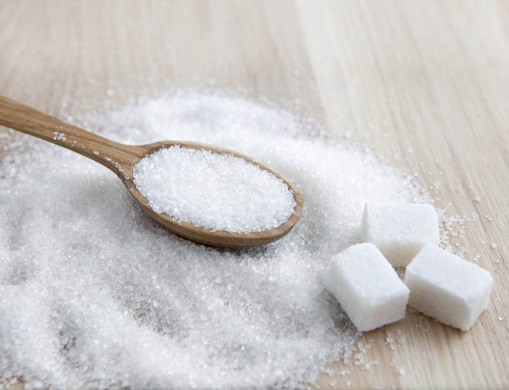 Perchè lo zucchero fa male ai denti? Ecco la spiegazione. Fate attenzione! 