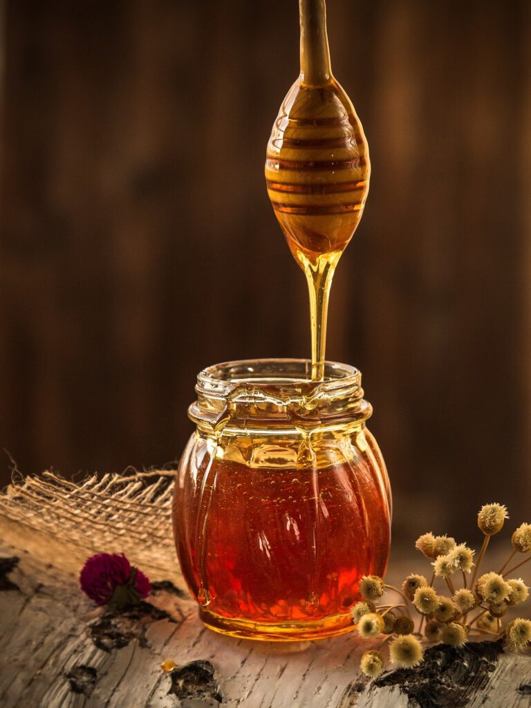 Mangiare miele di sera fa bene? Ecco la risposta dell'esperto