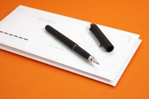 Immagine che illustra i rischi legati all'affitto in nero e ai nuovi controlli fiscali.