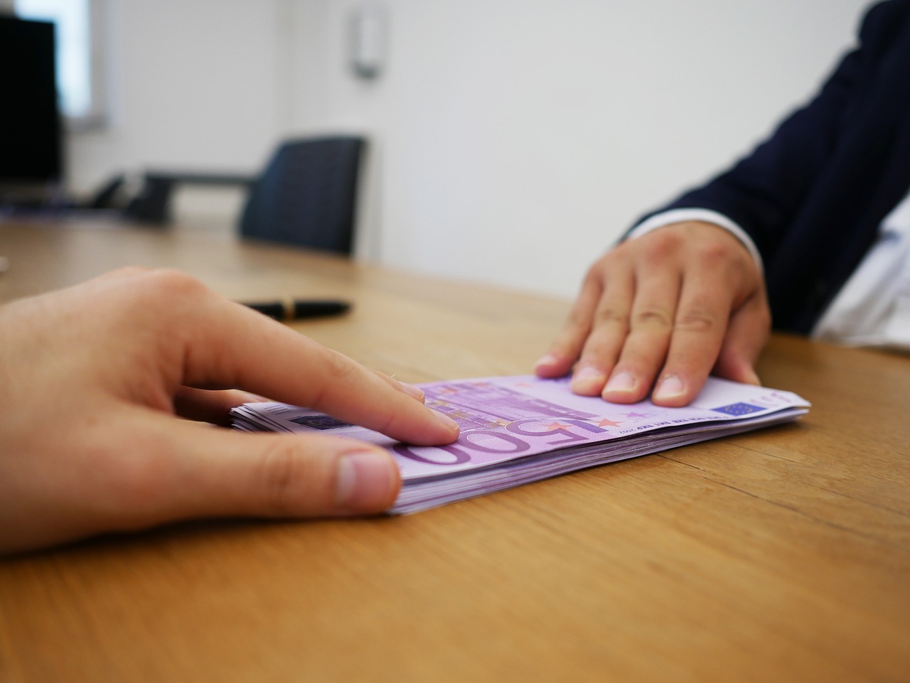 Grafico che illustra l'importo dell'assegno di accompagnamento 2026 e i requisiti per la richiesta.