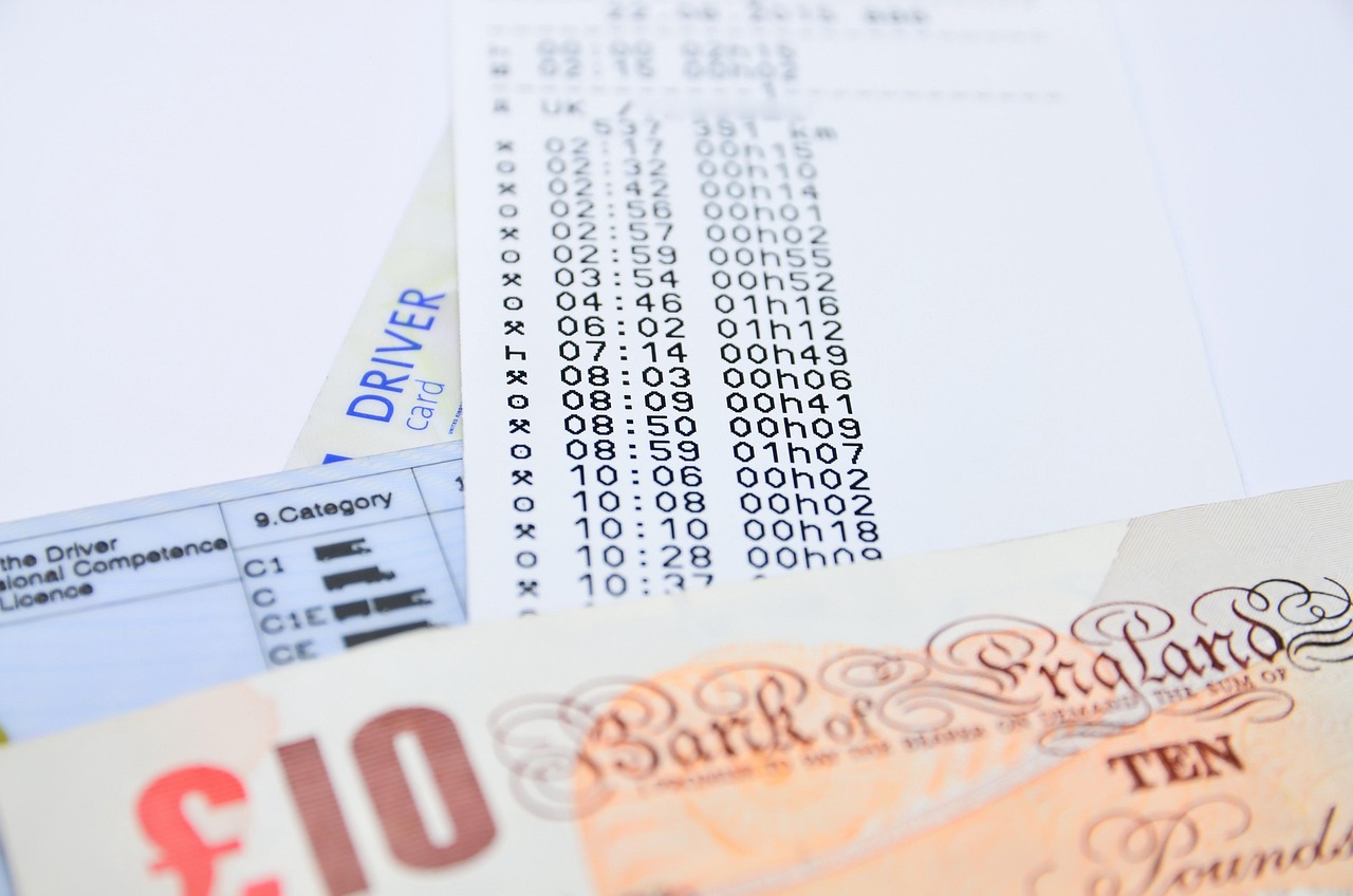 Numeri ritardatari del Lotto evidenziati su una scheda di gioco.