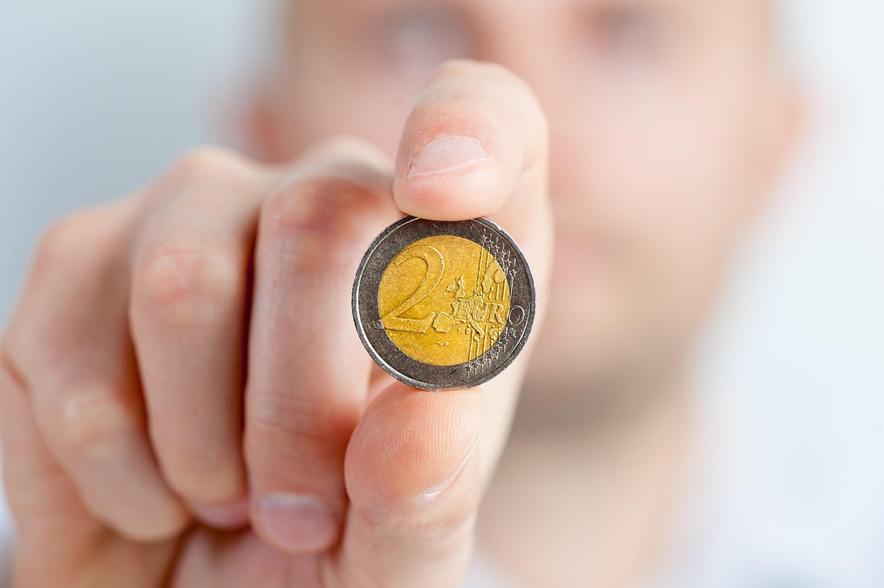 Moneta da 2 euro rara con dettagli che possono aumentarne il valore oltre i 1000 euro.